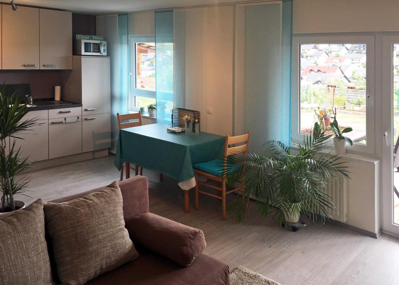 Ferienwohnung Im Paradies Momlingen المظهر الخارجي الصورة